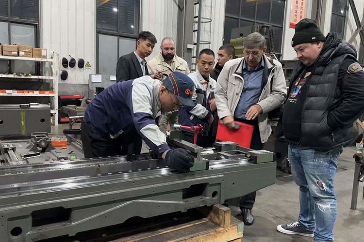 Customers come to the factory to understand the machine accuracy